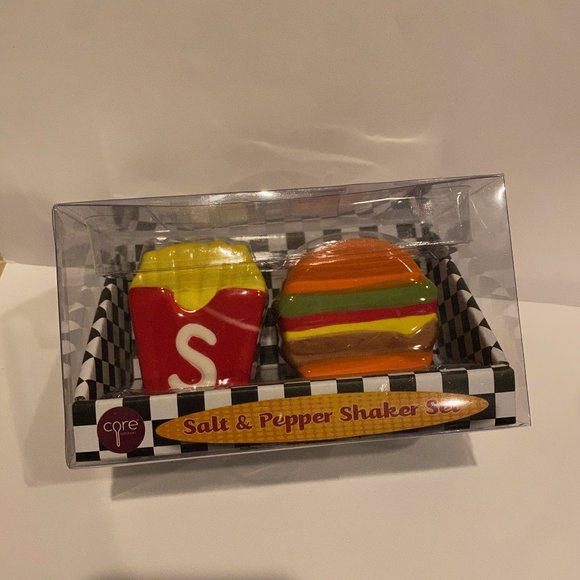 Ceramic Salt & Pepper Shake Set Burger and Fries - Picture 1 of 5